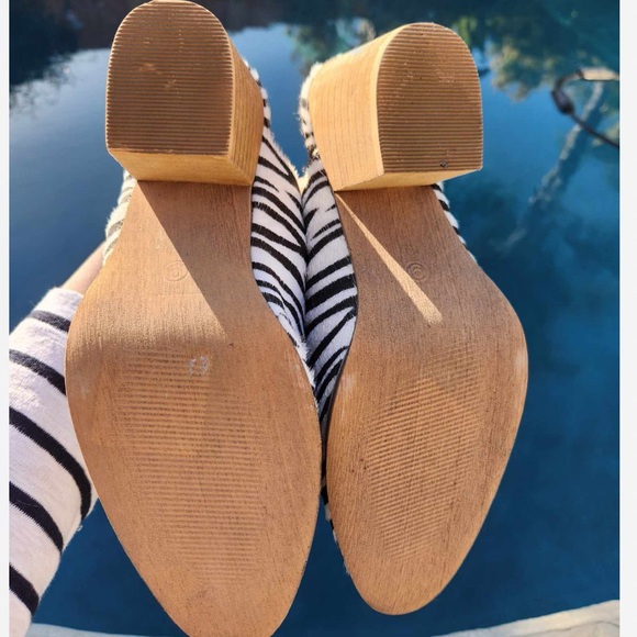 NWOT Seven for All Mankind “Dandy” Zebra Calf Mules, Size 9 1/2 - Picture 10 of 10